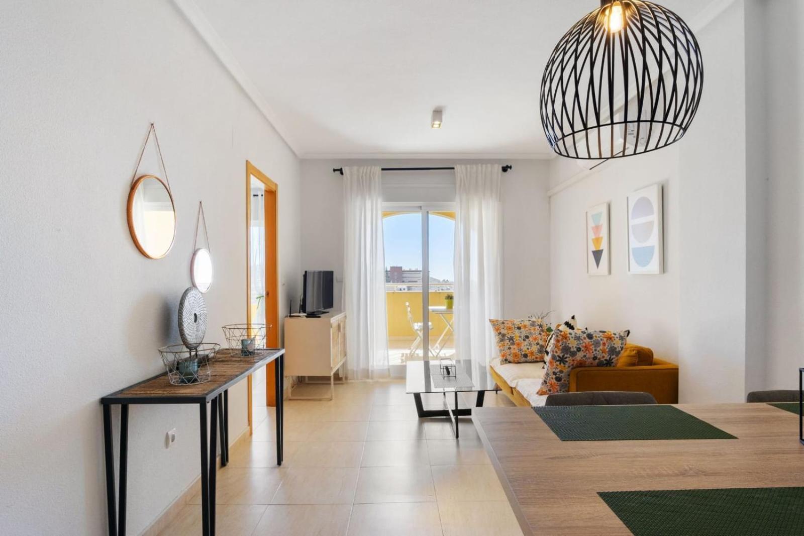 Nice modern 2 bed apartment in Torrievieja Torrevieja Buitenkant foto