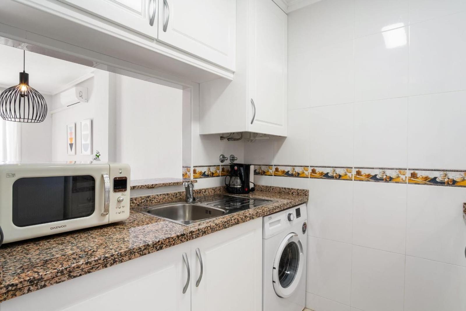 Nice modern 2 bed apartment in Torrievieja Torrevieja Buitenkant foto