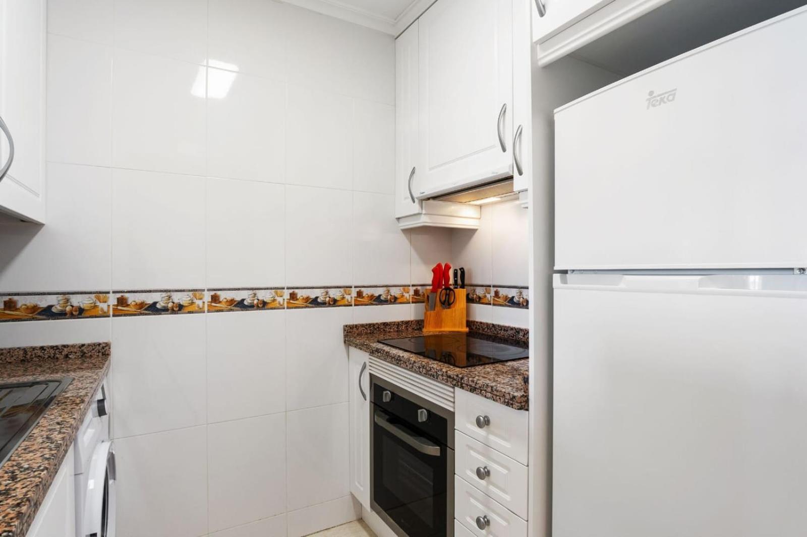 Nice modern 2 bed apartment in Torrievieja Torrevieja Buitenkant foto