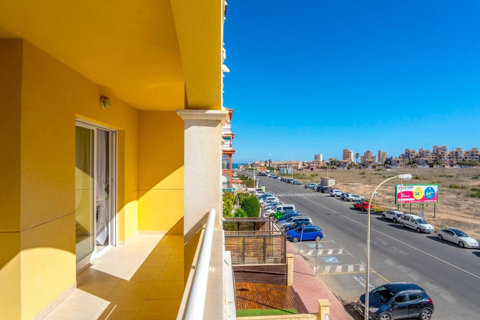 Nice modern 2 bed apartment in Torrievieja Torrevieja Buitenkant foto