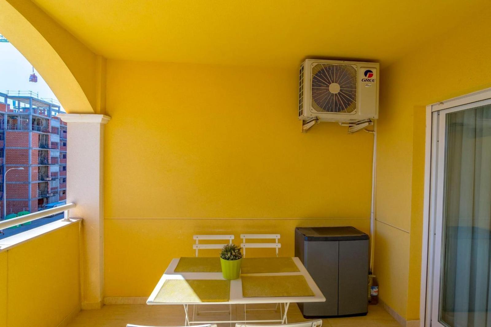 Nice modern 2 bed apartment in Torrievieja Torrevieja Buitenkant foto